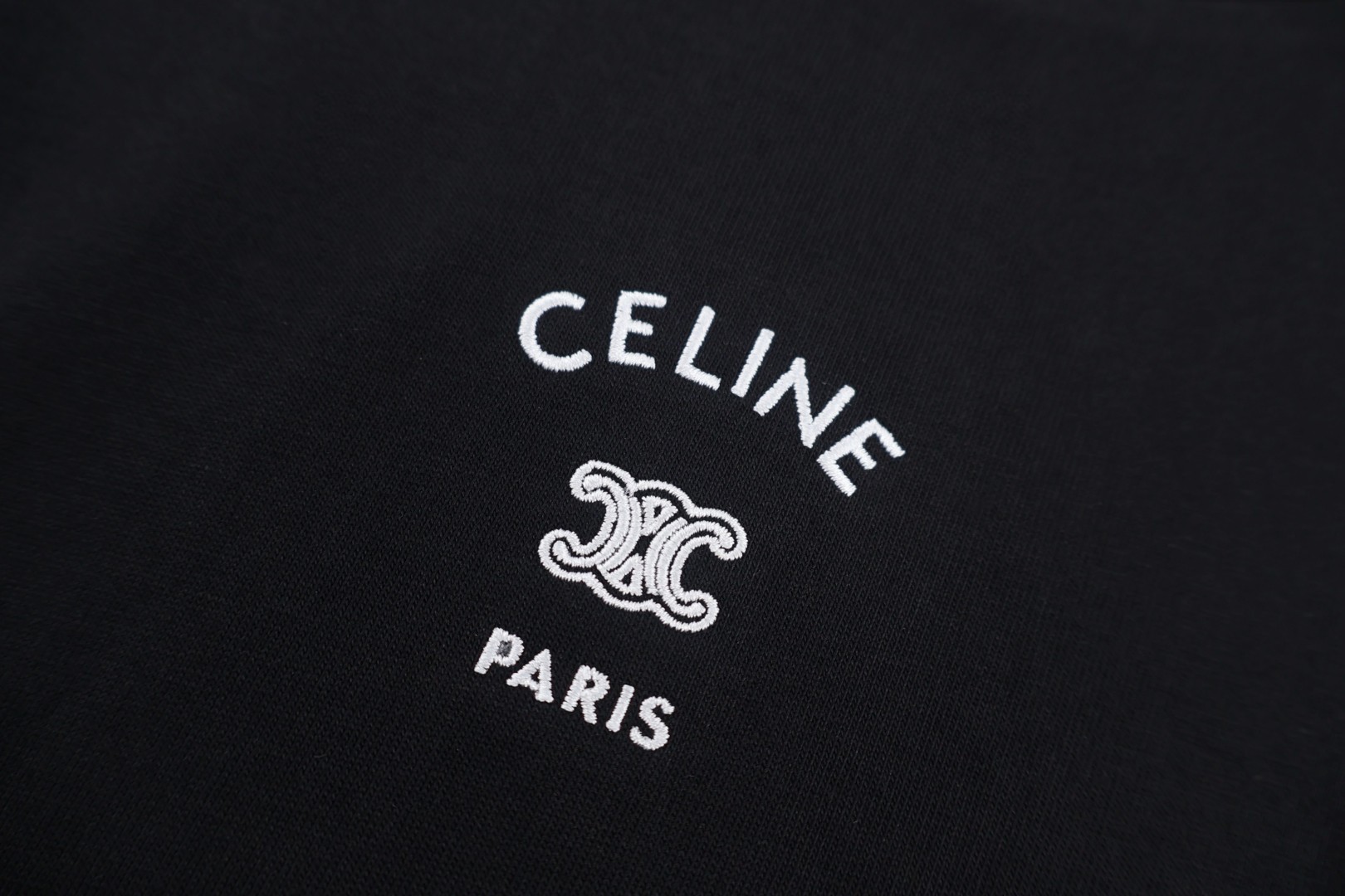 CELINE 赛琳 纯色logo刺绣圆领短袖 T恤 白色 黑色 A0 RX0LA1242-01OK