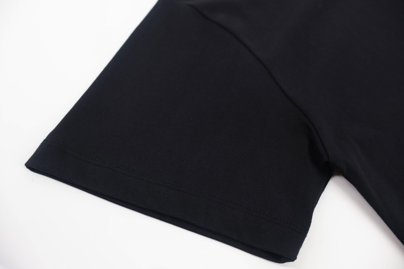 CELINE 赛琳 纯色logo刺绣圆领短袖 T恤 白色 黑色 A0 RX0LA1242-01OK