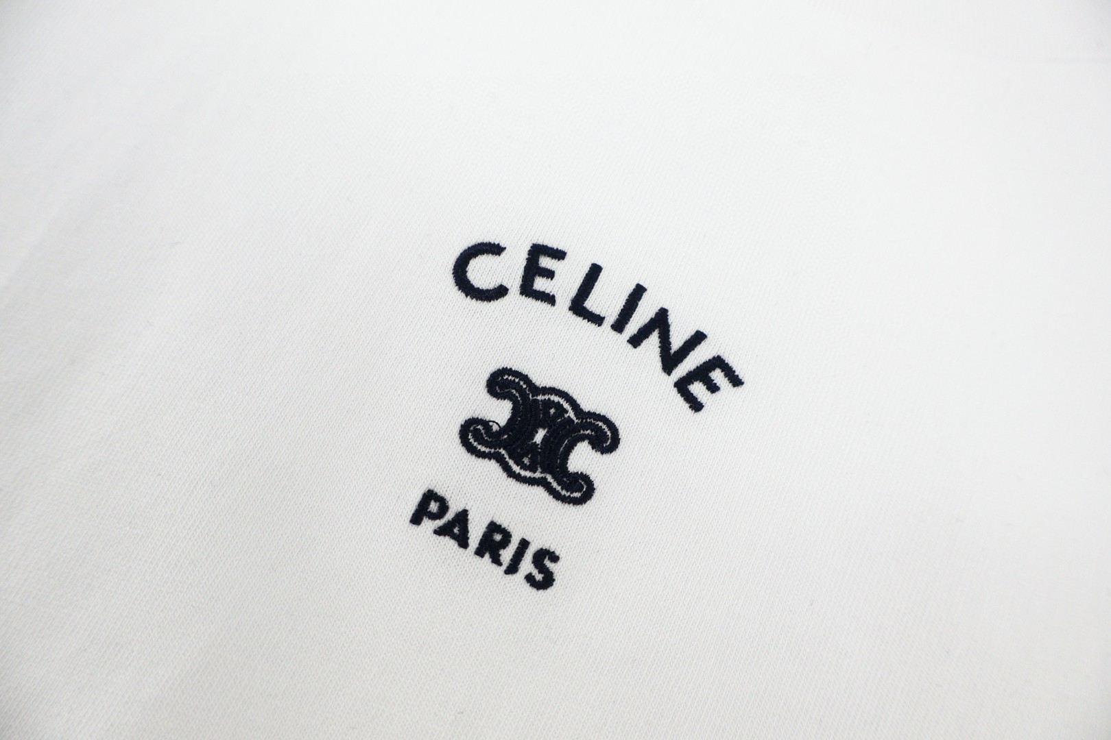 CELINE 赛琳 纯色logo刺绣圆领短袖 T恤 白色 黑色 A0 RX0LA1242-01OK