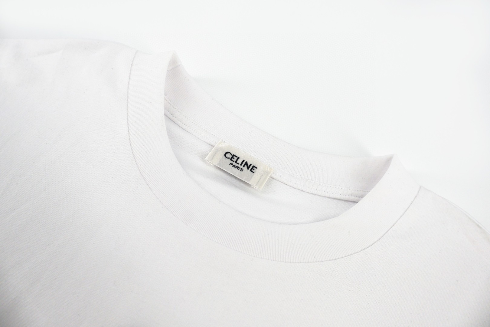 CELINE 赛琳 纯色logo刺绣圆领短袖 T恤 白色 黑色 A0 RX0LA1242-01OK