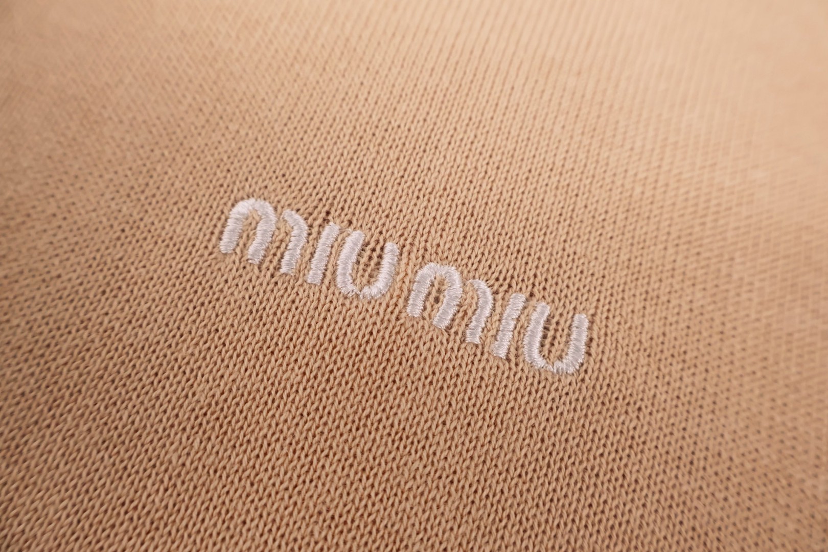 MIU MIU 三扣圆领针织衫 短袖 黑色 卡其色 B0