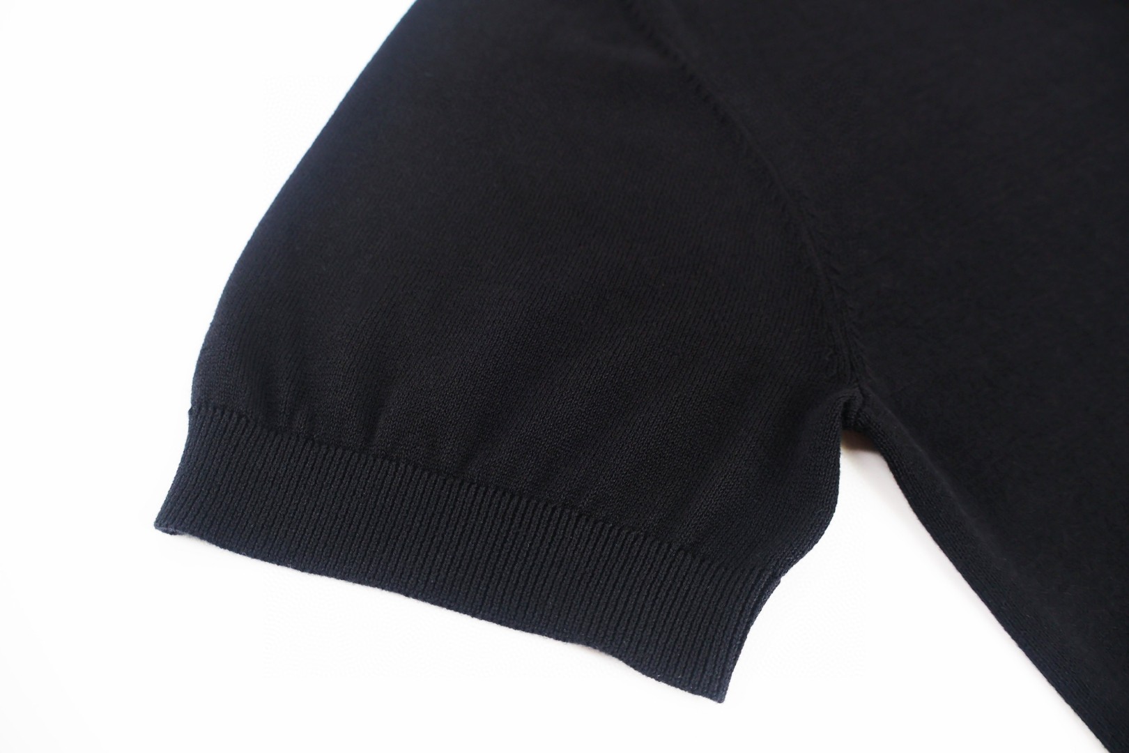 MIU MIU 三扣圆领针织衫 短袖 黑色 卡其色 B0