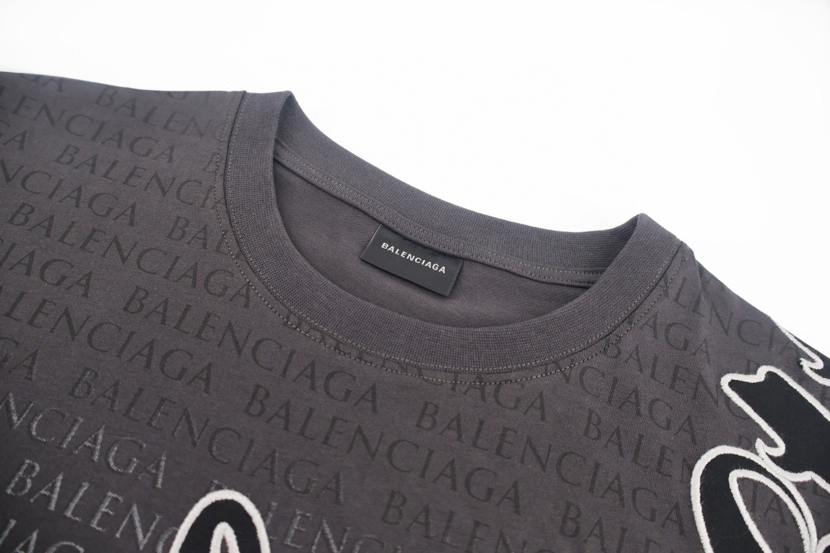 Balenciaga 巴黎世家 渐变满印刺绣圆领短袖 T恤 夏季 A5 B0