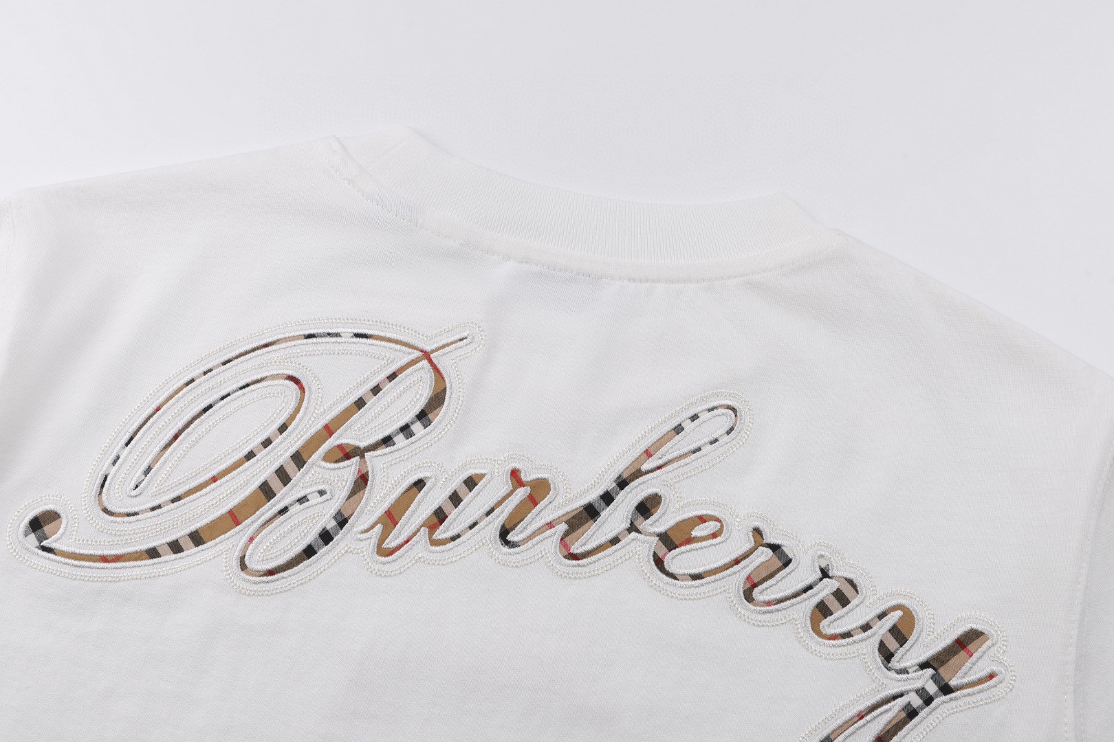 Burberry 巴宝莉 格纹草书风格徽标圆领Tee 短袖 T恤 白色 黑色 A0 81190801