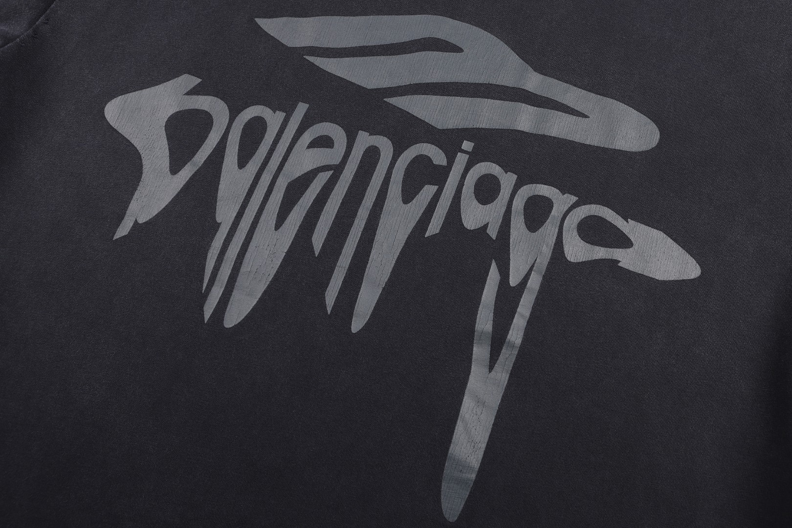 Balenciaga 巴黎世家 溶解印花圆领短袖 T恤 夏季 黑灰色 A0 787349TRVS81013