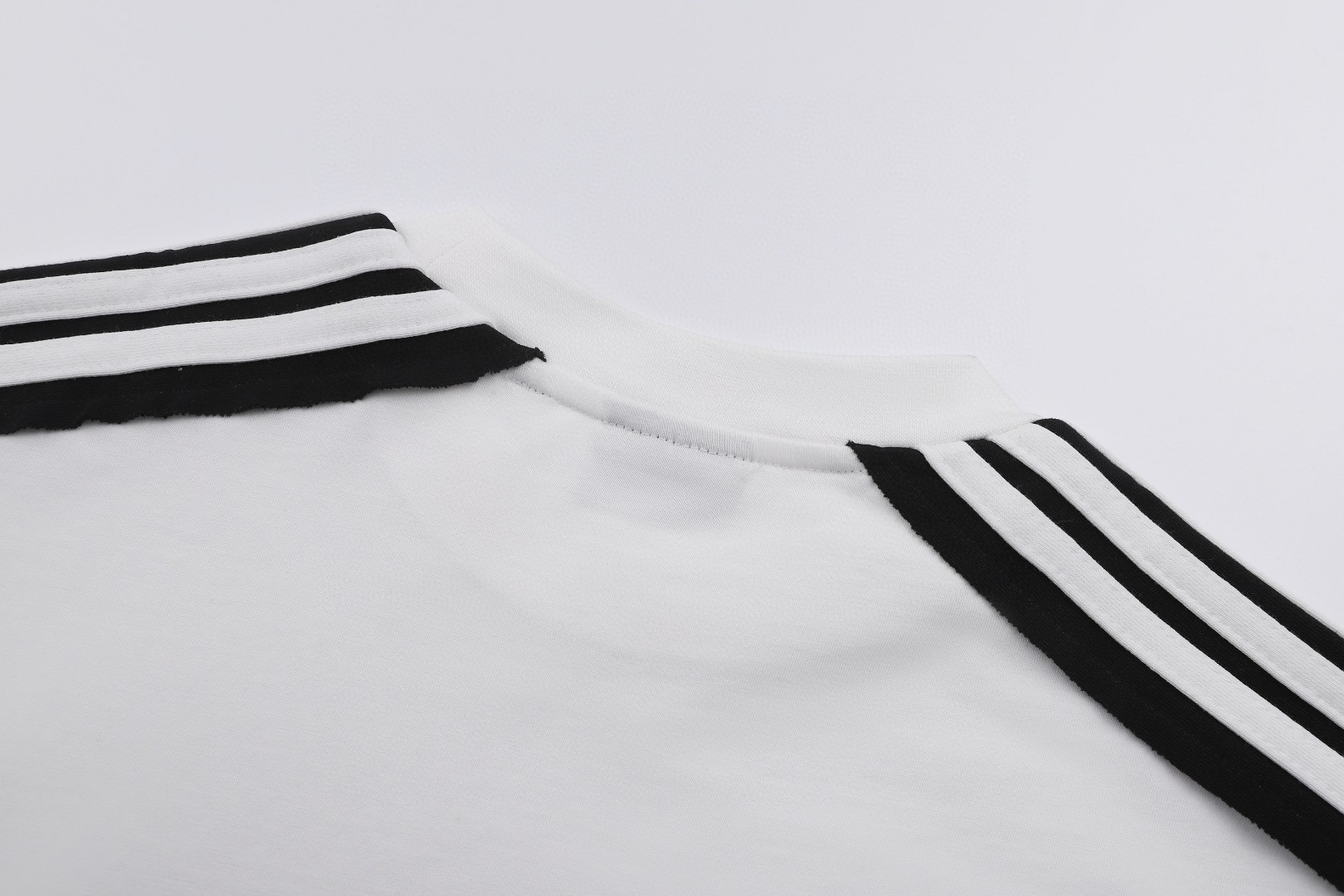 Balenciaga 巴黎世家 双环五条杠圆领短袖 T恤 夏季 白色 黑色 A0 829686TSVH21569