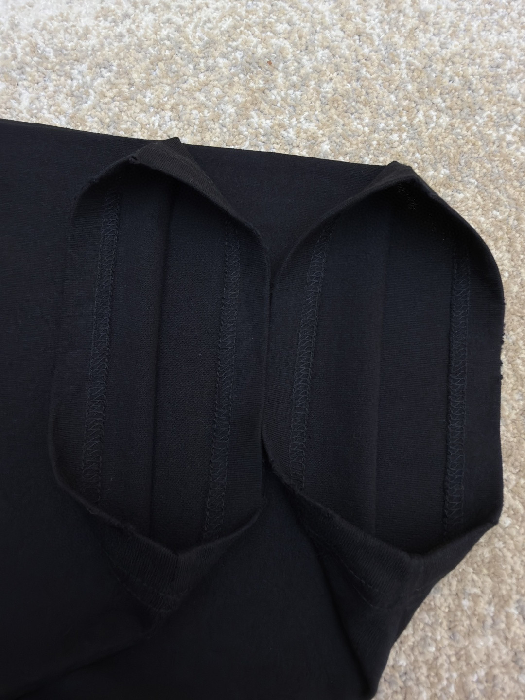 Balenciaga 巴黎世家 错乱字母胶带直喷印花圆领短袖 T恤 夏季 黑色 A5 764235TUVI61000