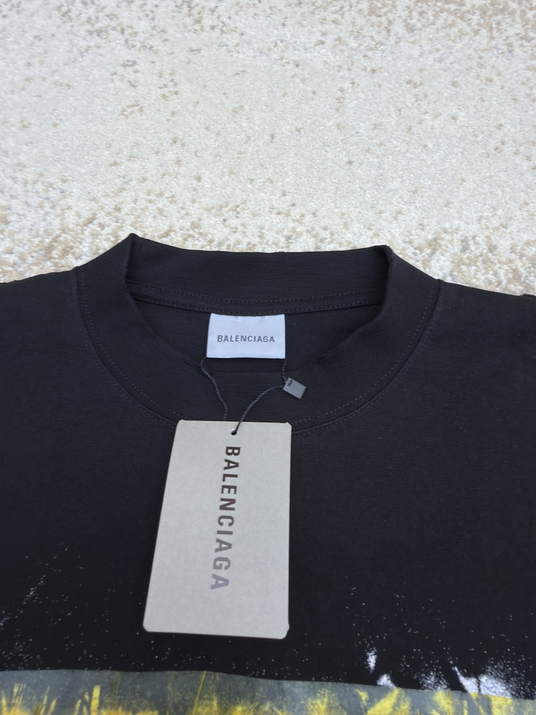 Balenciaga 巴黎世家 错乱字母胶带直喷印花圆领短袖 T恤 夏季 黑色 A5 764235TUVI61000