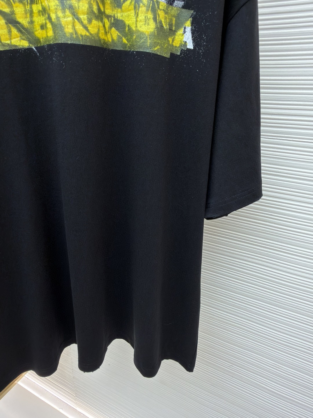 Balenciaga 巴黎世家 错乱字母胶带直喷印花圆领短袖 T恤 夏季 黑色 A5 764235TUVI61000