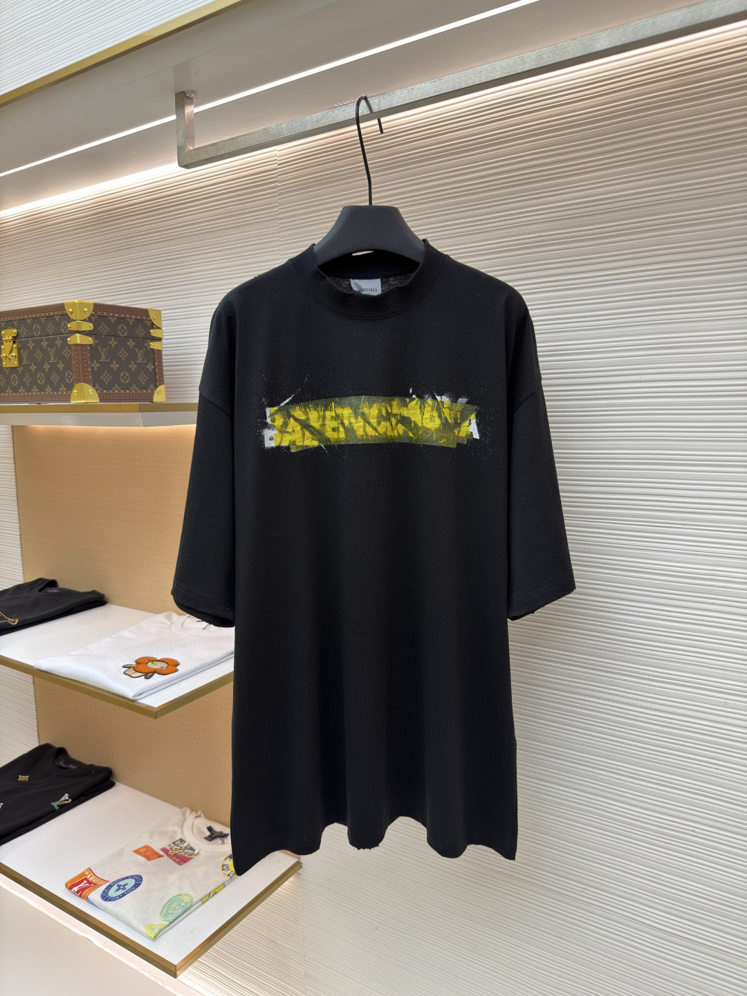 Balenciaga 巴黎世家 错乱字母胶带直喷印花圆领短袖 T恤 夏季 黑色 A5 764235TUVI61000