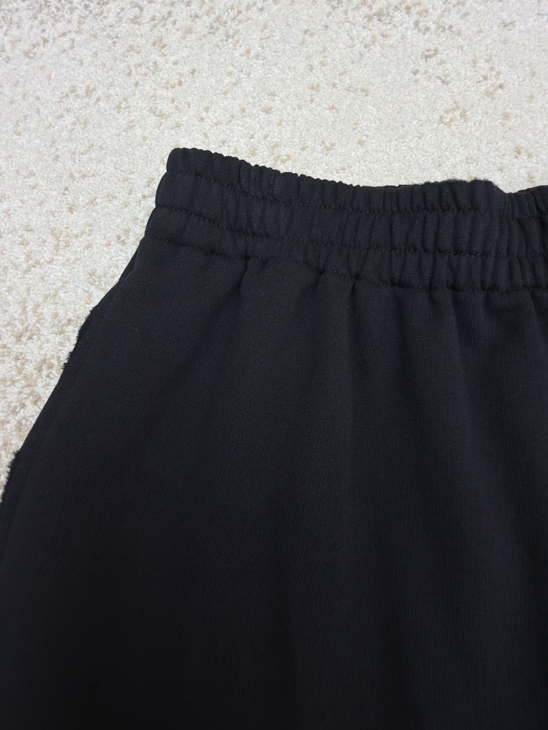 Balenciaga 巴黎世家 胶带做旧饰边斜口袋松紧腰短裤 休闲裤 运动裤 夏季 黑色 A5 