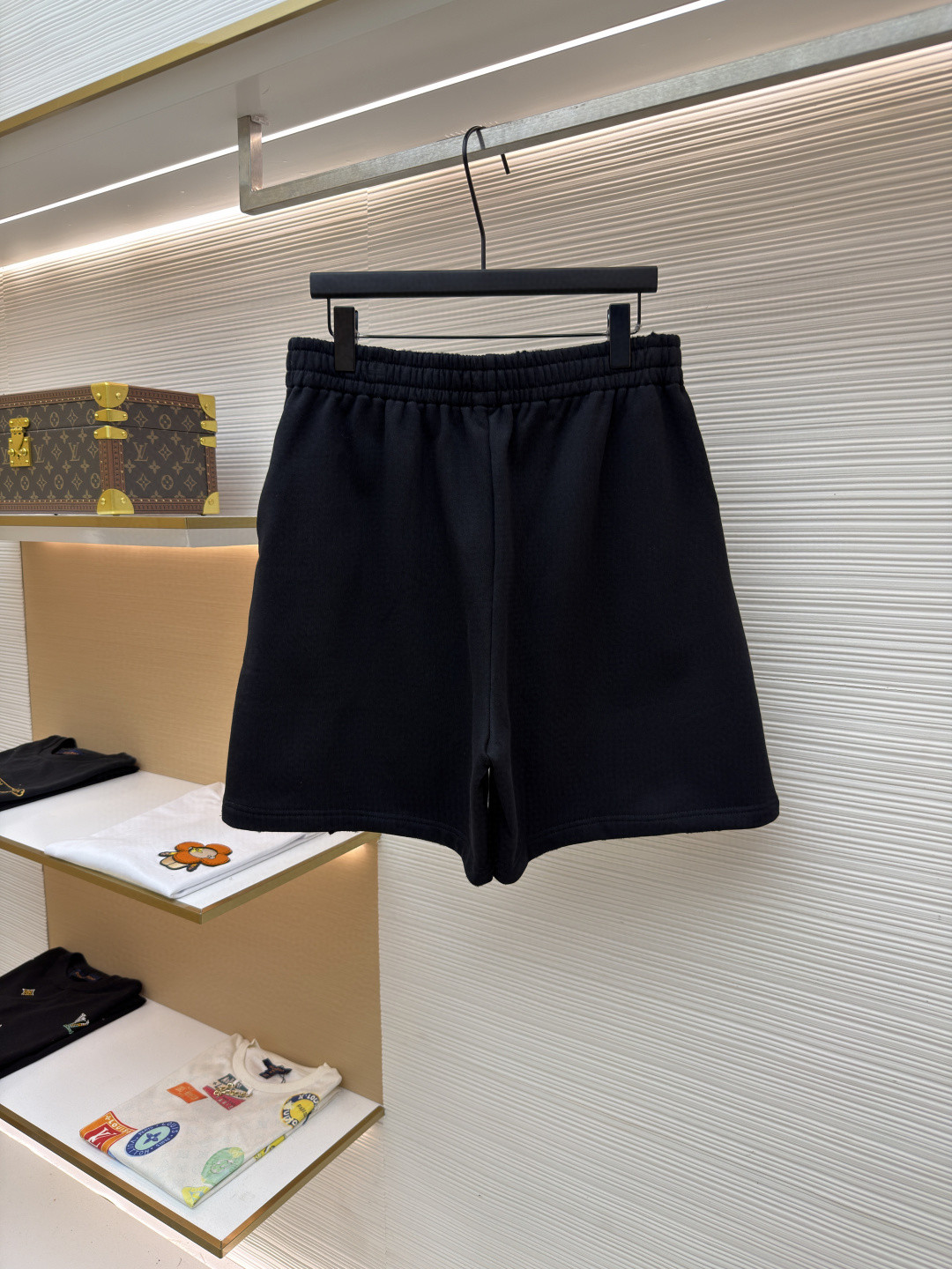 Balenciaga 巴黎世家 胶带做旧饰边斜口袋松紧腰短裤 休闲裤 运动裤 夏季 黑色 A5 