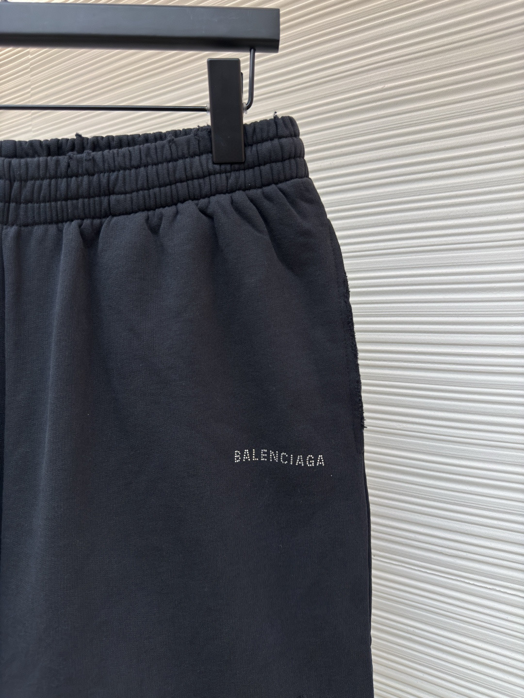 Balenciaga 巴黎世家 字母烫钻松紧腰短裤 休闲裤 运动裤 裤子 夏季 黑色 B0 676137TQVY11083