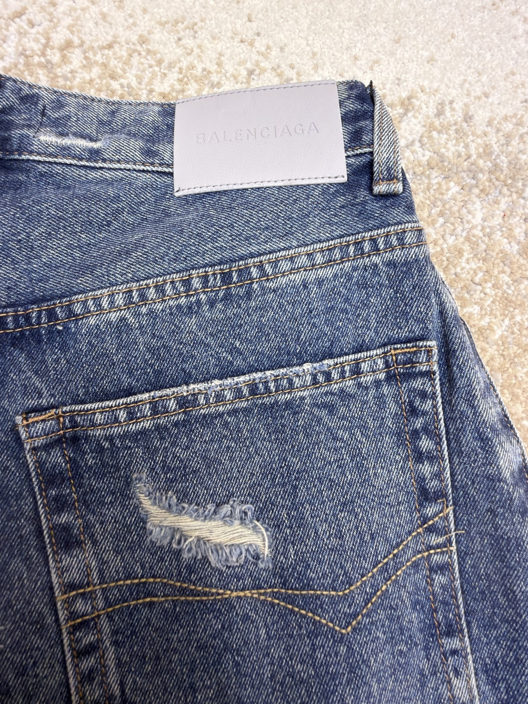 Balenciaga 巴黎世家 FOLDED牛仔短裤 休闲裤 五分裤 裤子 夏季 蓝色 B0