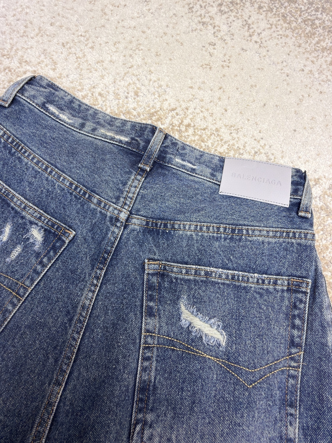 Balenciaga 巴黎世家 FOLDED牛仔短裤 休闲裤 五分裤 裤子 夏季 蓝色 B0