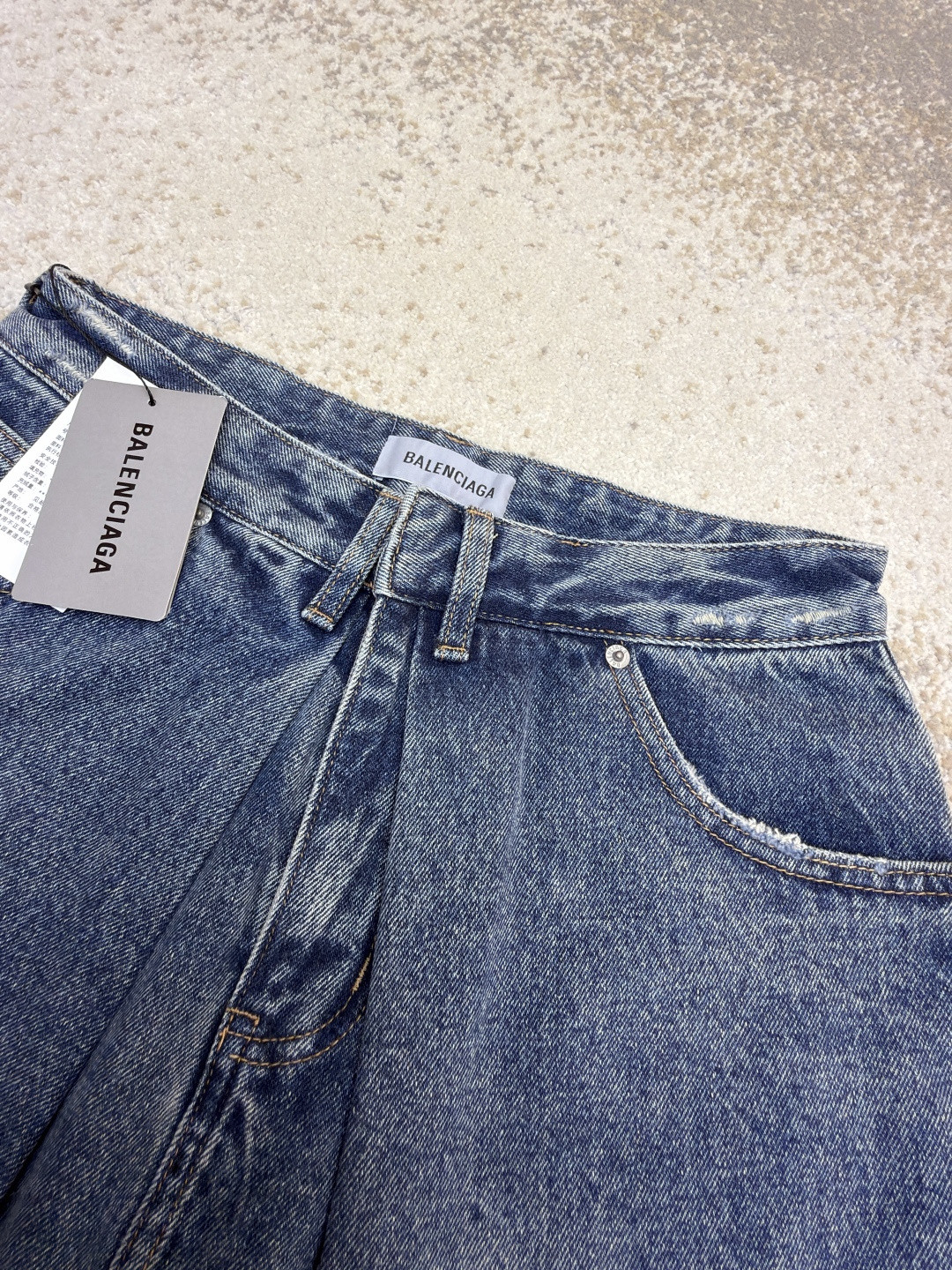 Balenciaga 巴黎世家 FOLDED牛仔短裤 休闲裤 五分裤 裤子 夏季 蓝色 B0