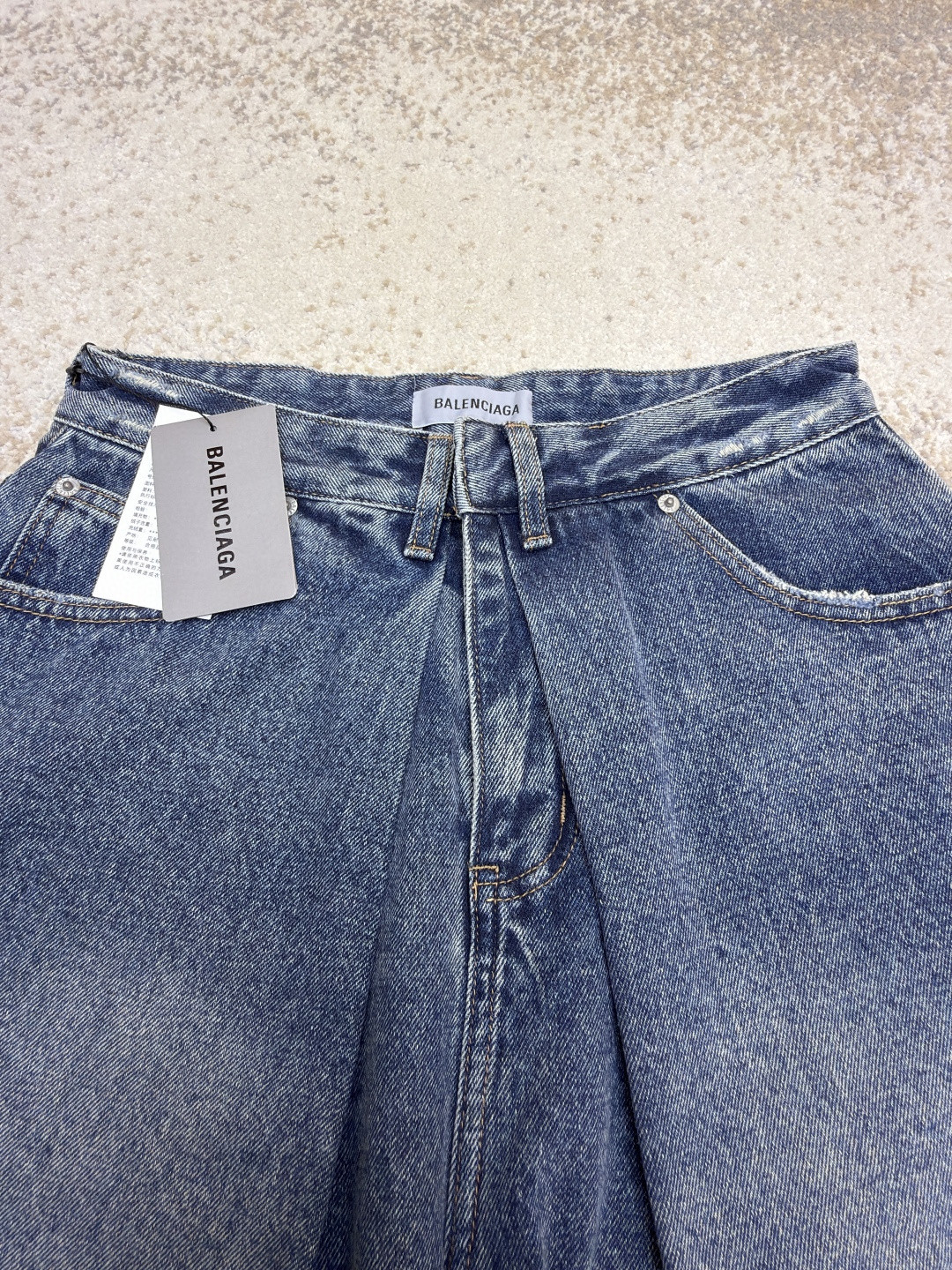 Balenciaga 巴黎世家 FOLDED牛仔短裤 休闲裤 五分裤 裤子 夏季 蓝色 B0
