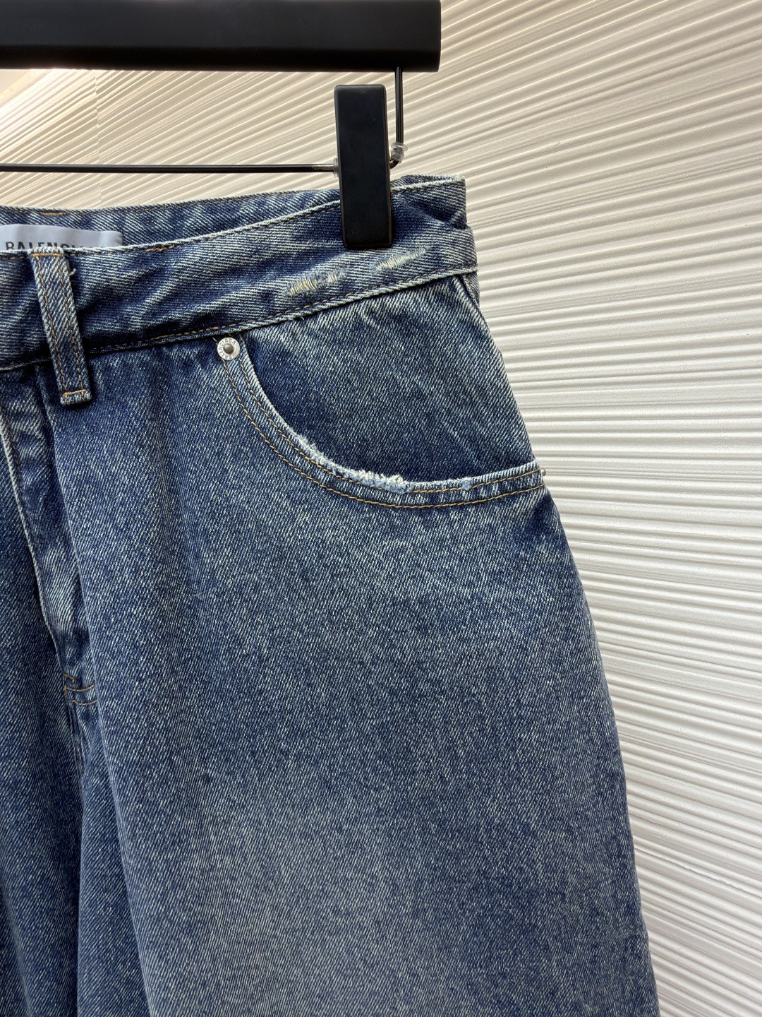 Balenciaga 巴黎世家 FOLDED牛仔短裤 休闲裤 五分裤 裤子 夏季 蓝色 B0