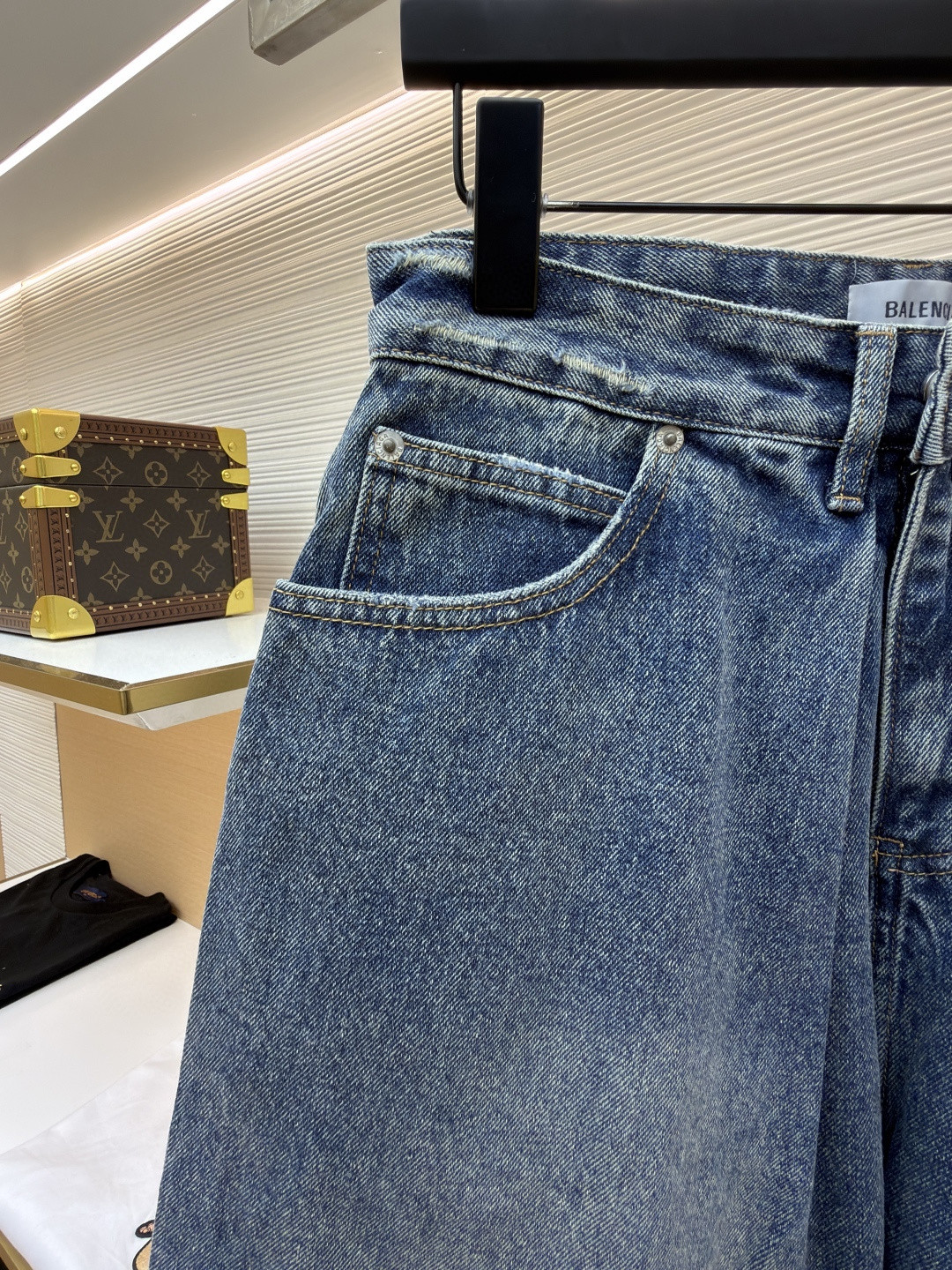 Balenciaga 巴黎世家 FOLDED牛仔短裤 休闲裤 五分裤 裤子 夏季 蓝色 B0
