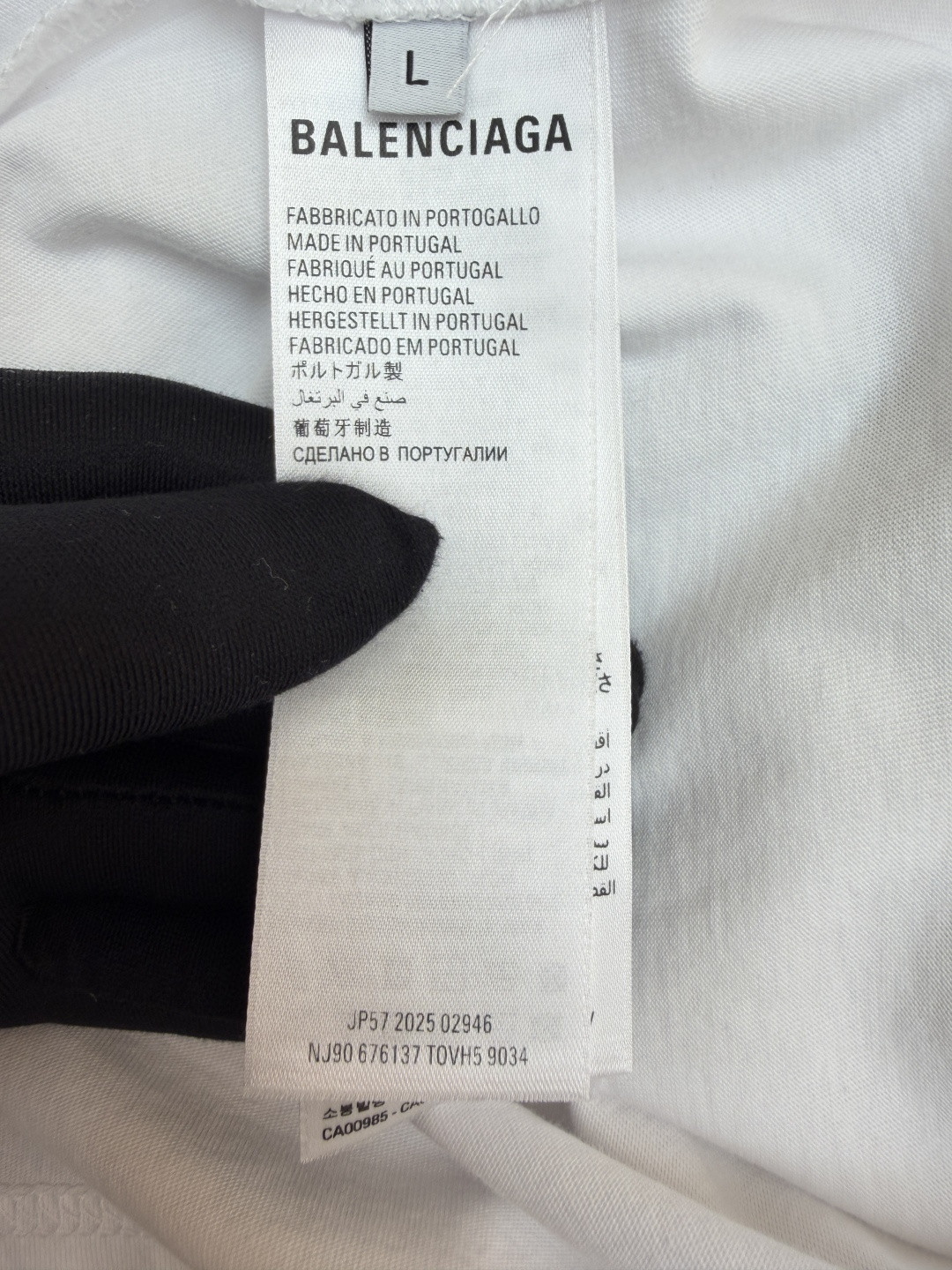 Balenciaga 巴黎世家 哥特字母艺术风格洗水破洞圆领短袖 T恤 夏季 白色 黑色 A0 