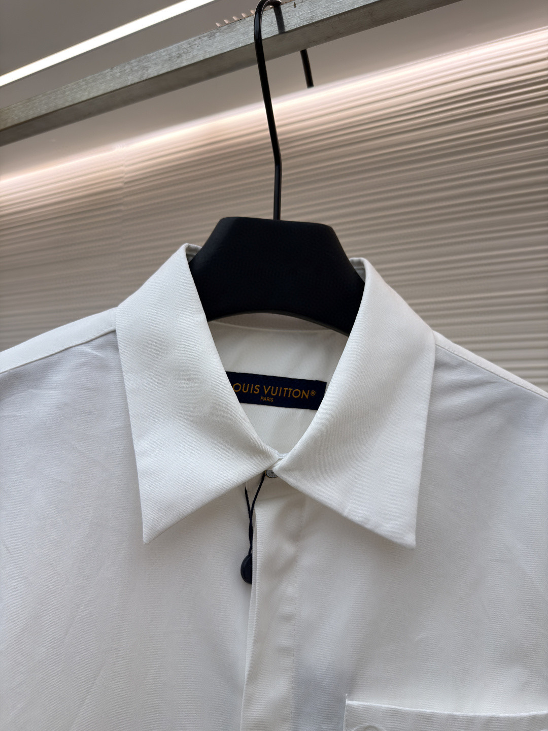 LOUIS VUITTON 路易威登 压花口袋翻领衬衫 外套 长袖 白色 B0 1AJCAI
