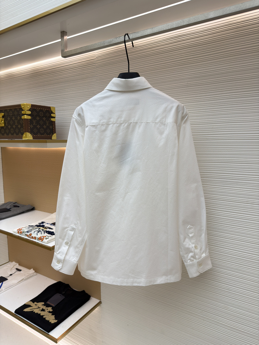 LOUIS VUITTON 路易威登 压花口袋翻领衬衫 外套 长袖 白色 B0 1AJCAI