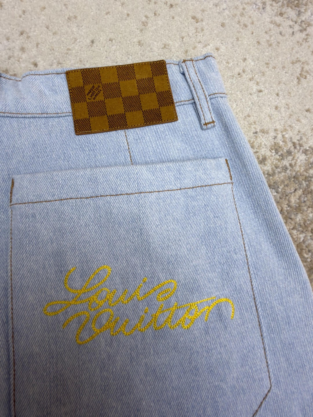 LOUIS VUITTON 路易威登 LV 铁花签名牛仔短裤 休闲裤 裤子 五分裤 蓝色 B0 1AJRE9