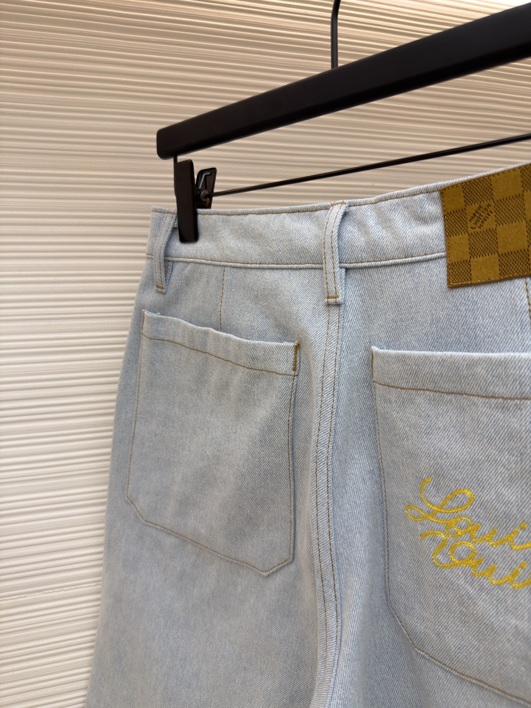 LOUIS VUITTON 路易威登 LV 铁花签名牛仔短裤 休闲裤 裤子 五分裤 蓝色 B0 1AJRE9