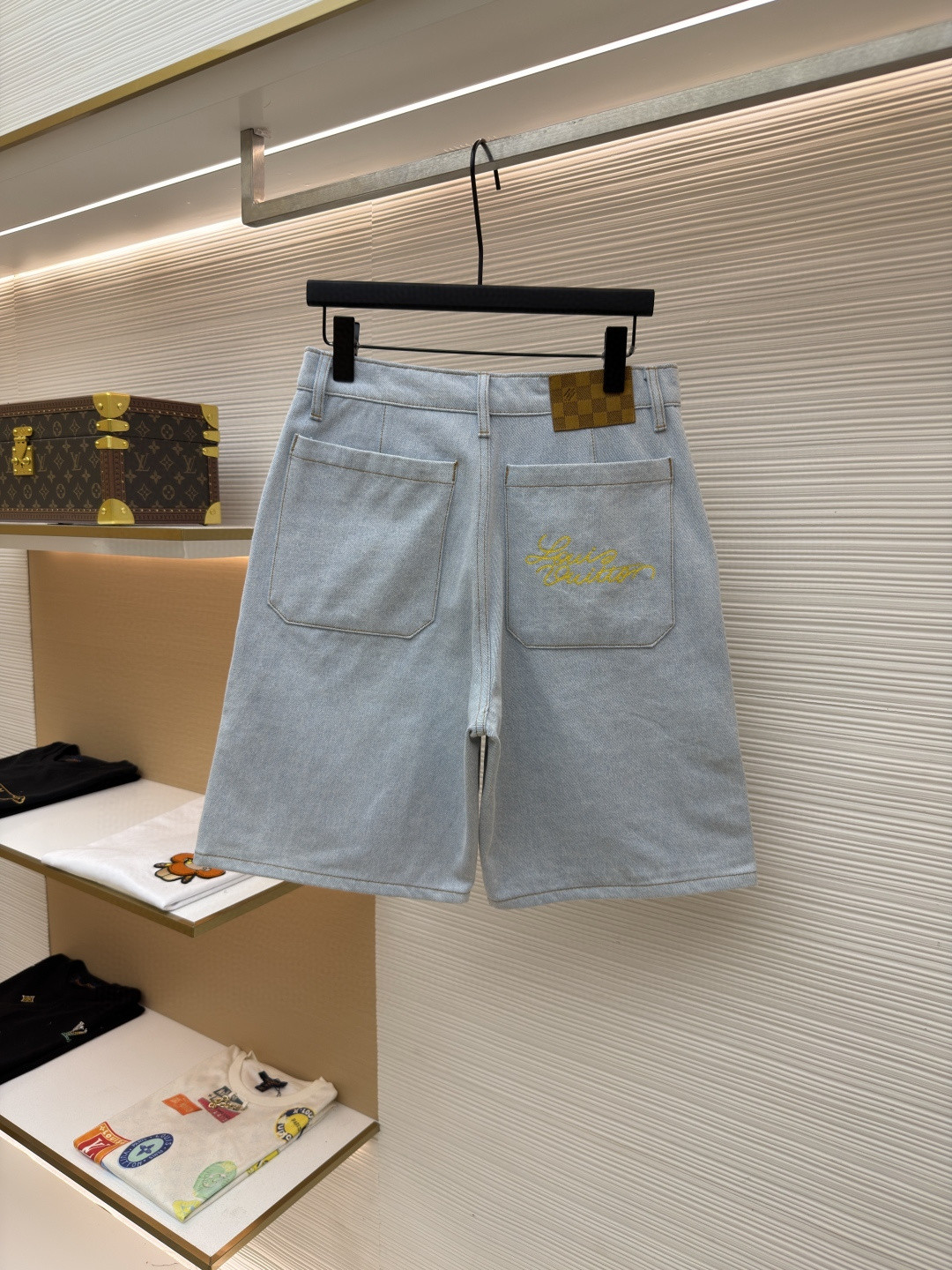 LOUIS VUITTON 路易威登 LV 铁花签名牛仔短裤 休闲裤 裤子 五分裤 蓝色 B0 1AJRE9