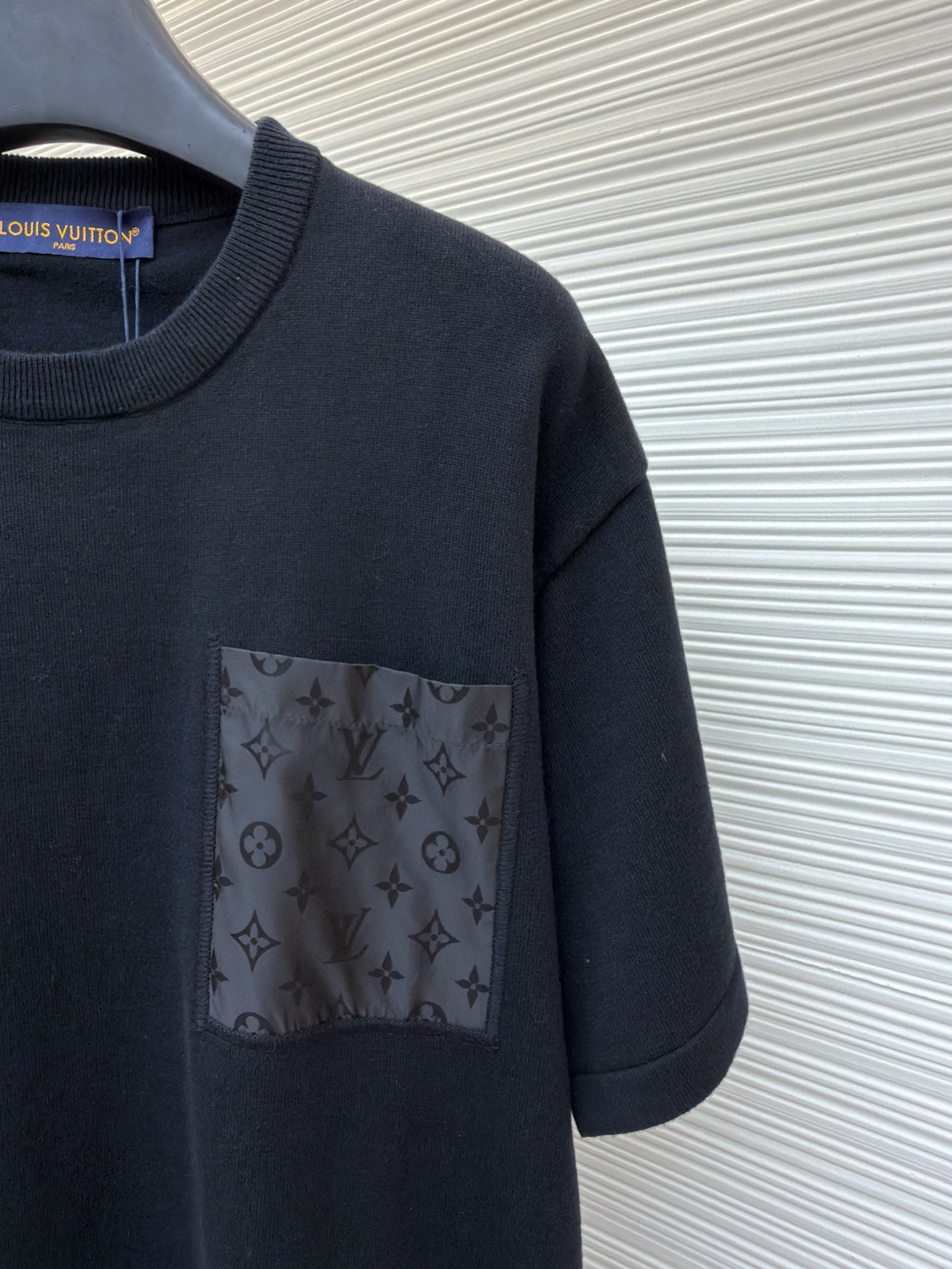 LOUIS VUITTON 路易威登 LV 纯色锦纶嵌饰针织圆领短袖 夏款 白色 黑色 蓝色 B0 1AHVQ0