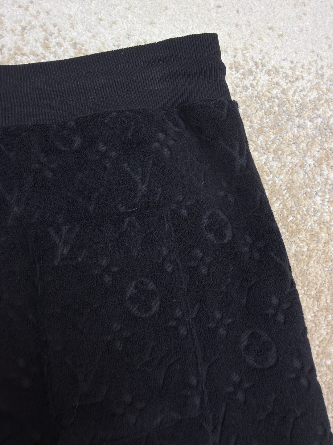 LOUIS VUITTON 路易威登 LV 压印毛圈布松紧腰短裤 休闲裤 裤子 五分裤 黑色 蓝色 B0