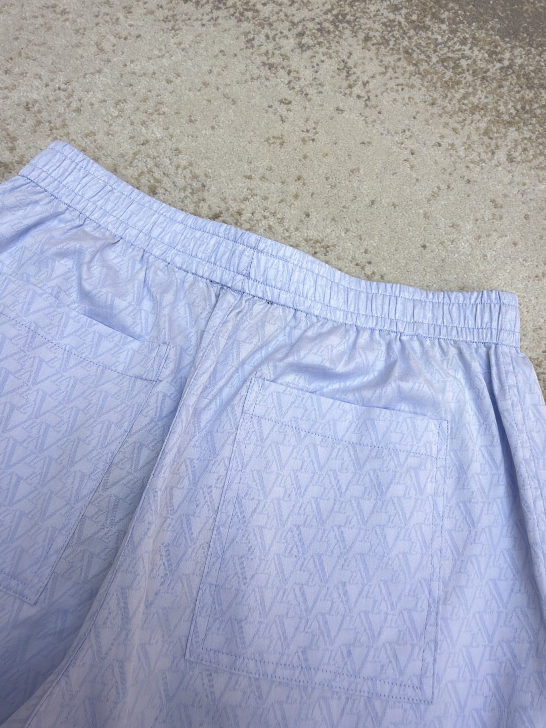 LOUIS VUITTON 路易威登 LV 压印菱形暗纹松紧腰短裤 休闲裤 裤子 五分裤 蓝色 B0