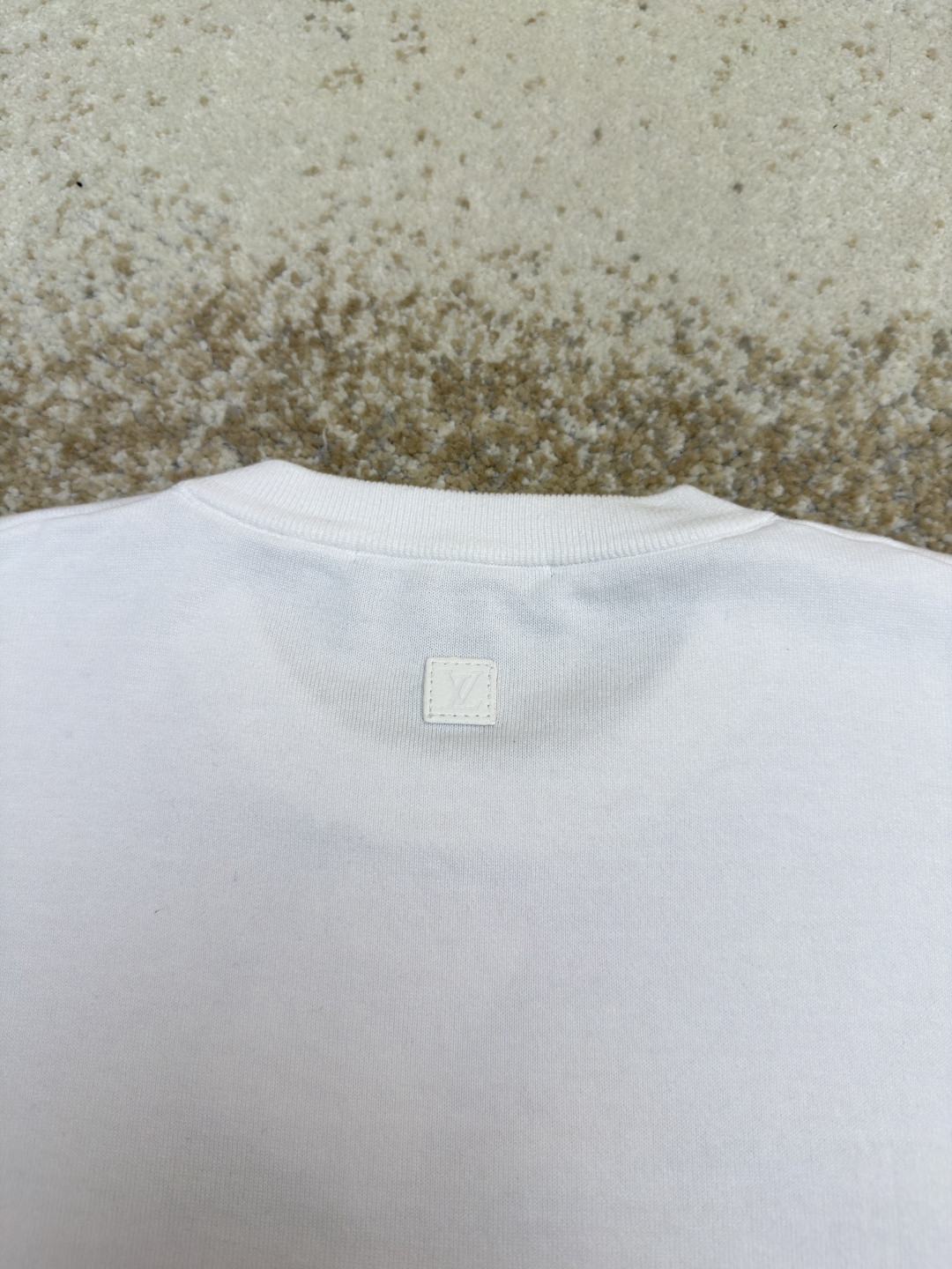 LOUIS VUITTON 路易威登 LV 字母手势刺绣针织圆领短袖 T恤 夏款 白色 B0