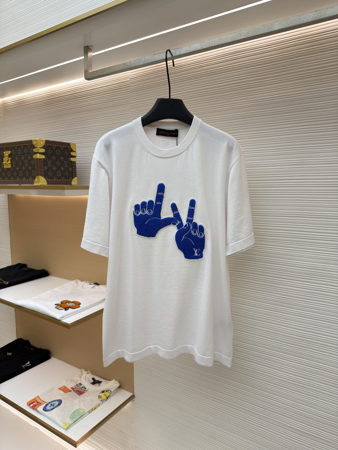 LOUIS VUITTON 路易威登 LV 字母手势刺绣针织圆领短袖 T恤 夏款 白色 B0