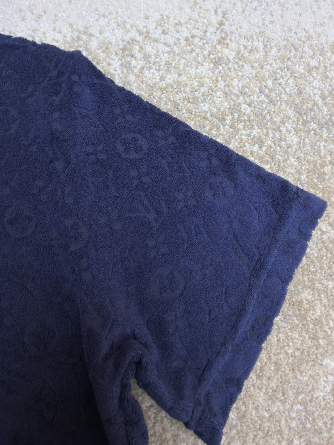 LOUIS VUITTON 路易威登 LV 压纹毛圈布圆领短袖 T恤 夏款 黑色 蓝色 A0