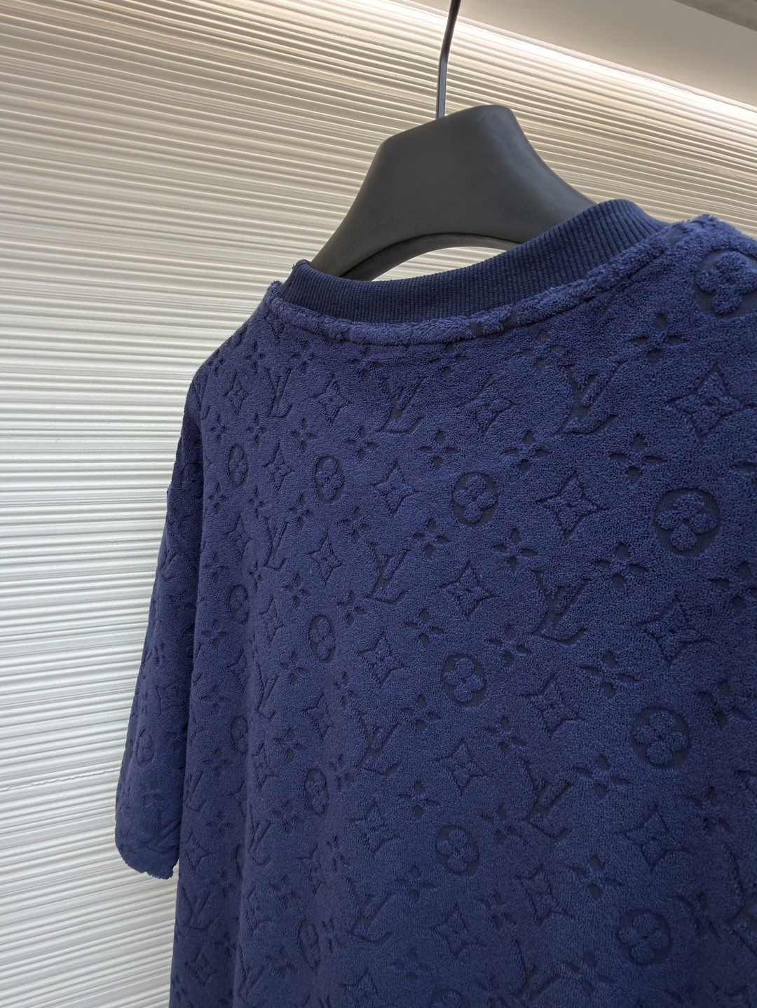 LOUIS VUITTON 路易威登 LV 压纹毛圈布圆领短袖 T恤 夏款 黑色 蓝色 A0