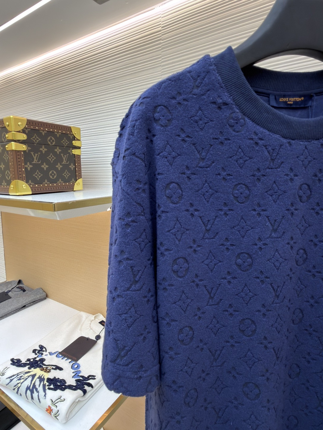 LOUIS VUITTON 路易威登 LV 压纹毛圈布圆领短袖 T恤 夏款 黑色 蓝色 A0