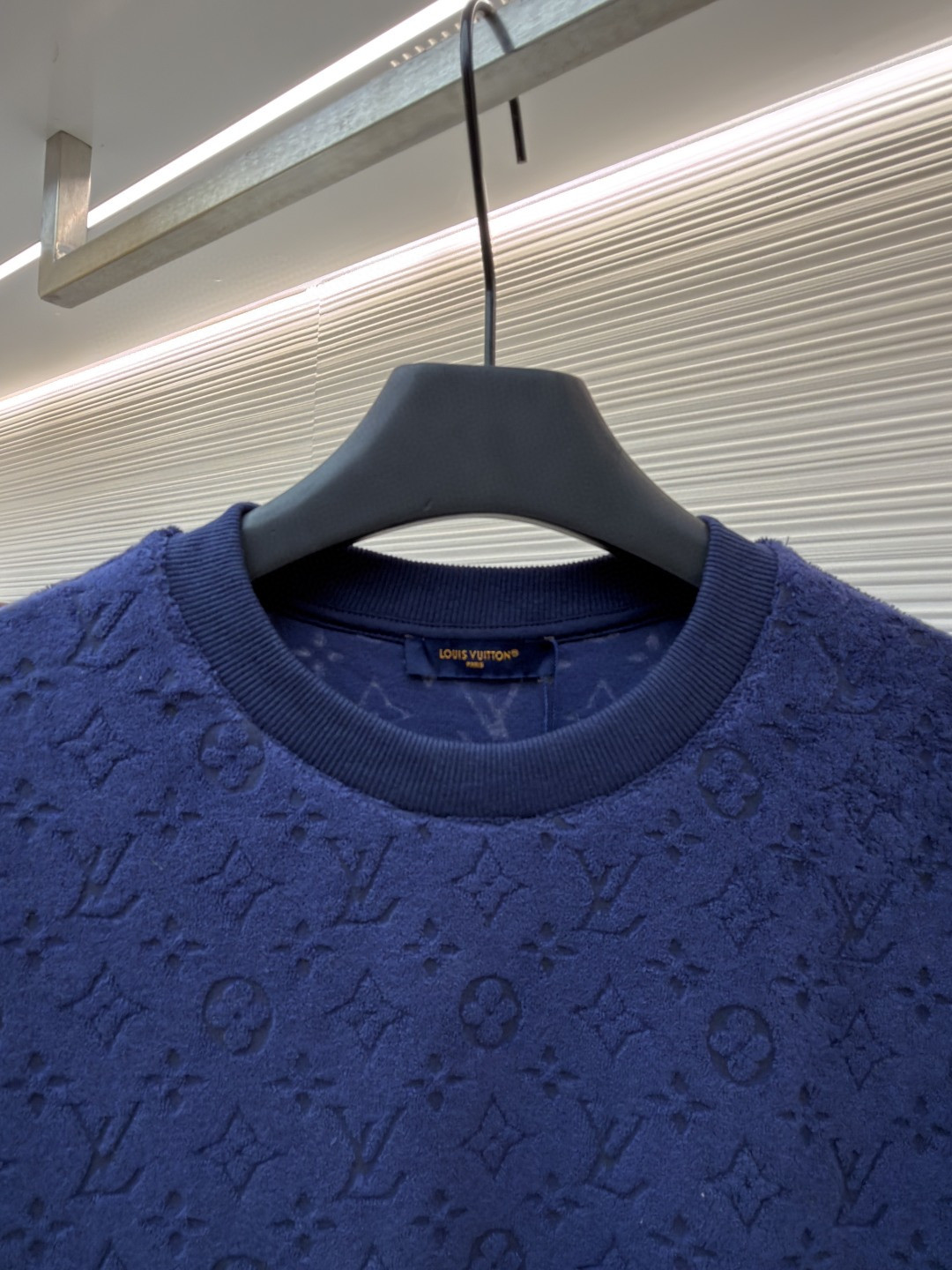 LOUIS VUITTON 路易威登 LV 压纹毛圈布圆领短袖 T恤 夏款 黑色 蓝色 A0