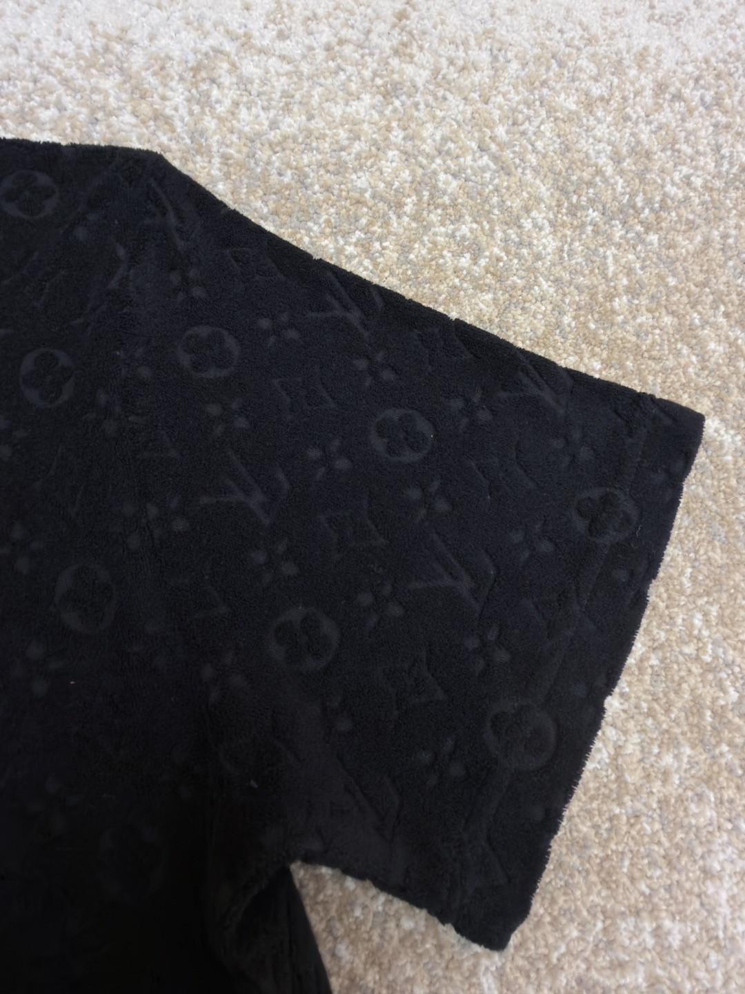 LOUIS VUITTON 路易威登 LV 压纹毛圈布圆领短袖 T恤 夏款 黑色 蓝色 A0
