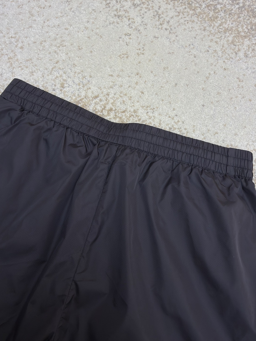 PRADA 普拉达 三角标尼龙松紧腰短裤 休闲裤 裤子 黑色 A5 22X901-1WQ9-F0002-S-WMO