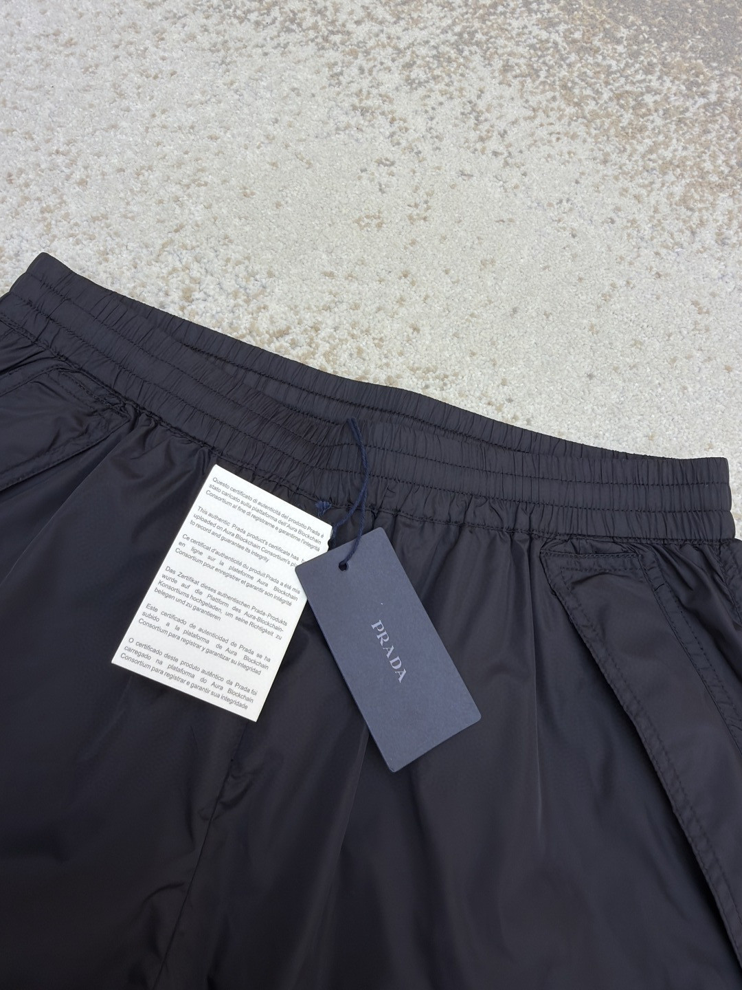 PRADA 普拉达 三角标尼龙松紧腰短裤 休闲裤 裤子 黑色 A5 22X901-1WQ9-F0002-S-WMO