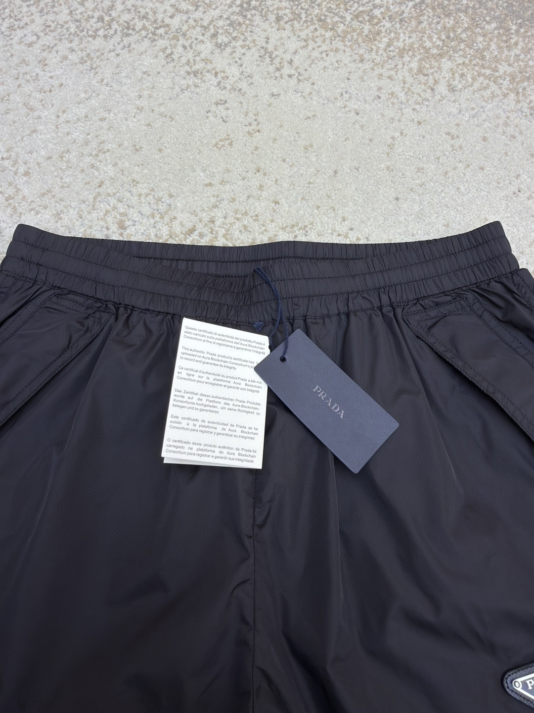 PRADA 普拉达 三角标尼龙松紧腰短裤 休闲裤 裤子 黑色 A5 22X901-1WQ9-F0002-S-WMO