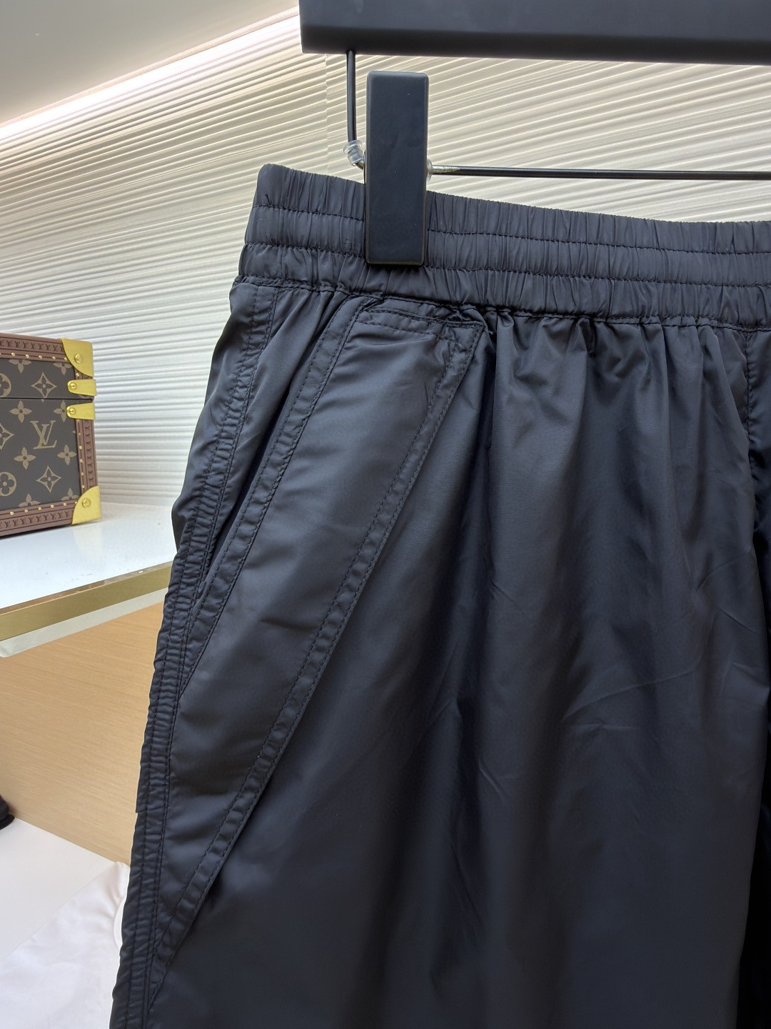 PRADA 普拉达 三角标尼龙松紧腰短裤 休闲裤 裤子 黑色 A5 22X901-1WQ9-F0002-S-WMO