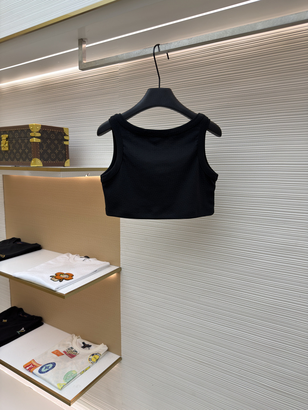 PRADA 普拉达 三角标短款背心 女款 夏季 白色 黑色 A0 39546C-10Z0-F0009-S-231