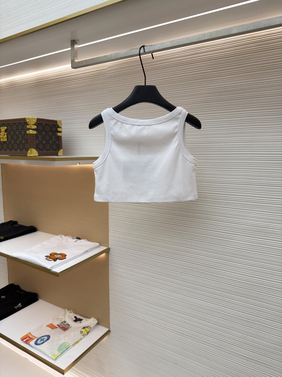 PRADA 普拉达 三角标短款背心 女款 夏季 白色 黑色 A0 39546C-10Z0-F0009-S-231