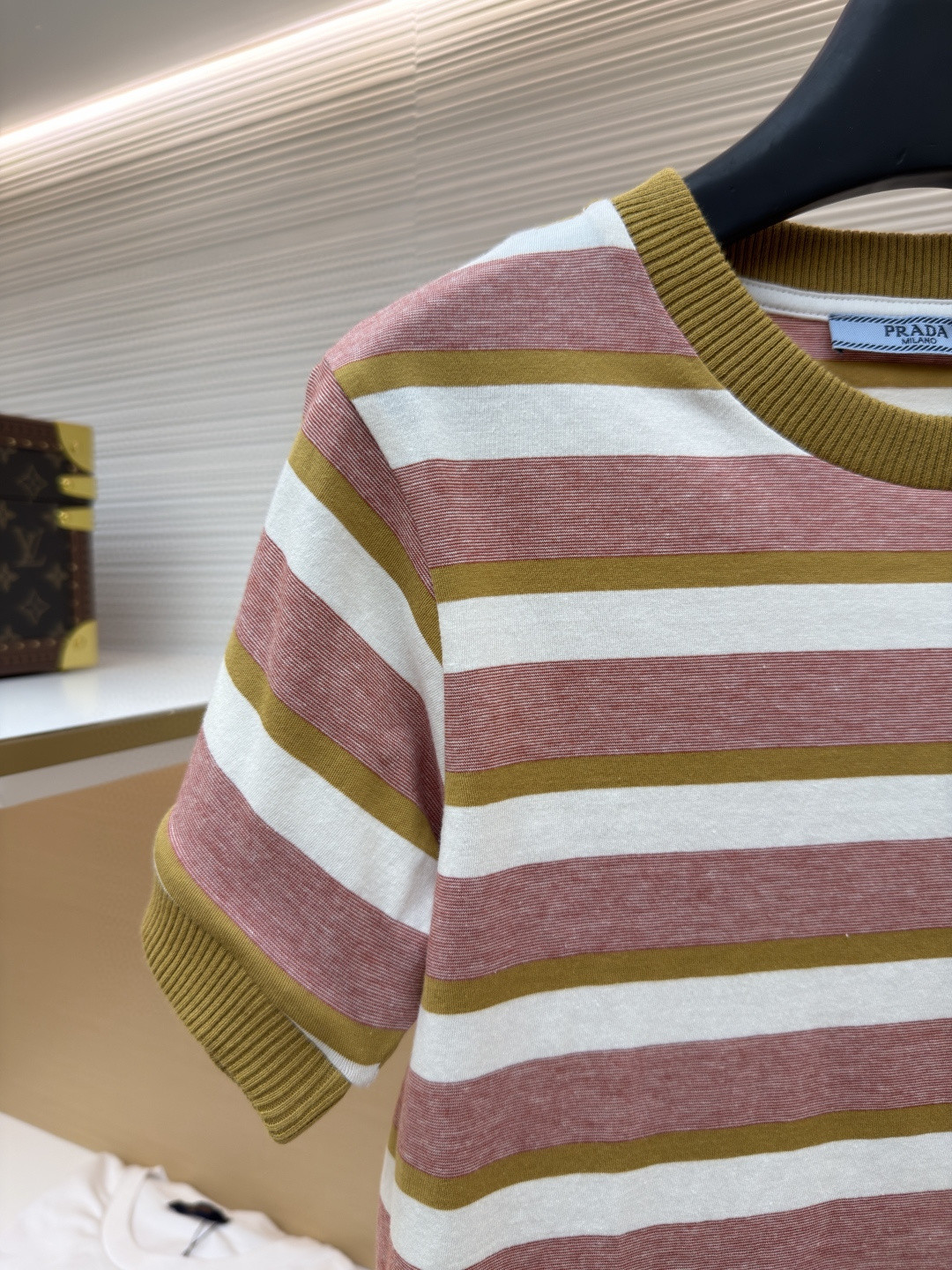 PRADA 普拉达 撞色徽标条纹圆领短袖 T恤 女款 夏季 肉粉色 A0 39662-19AT-F05AD-S-OOO