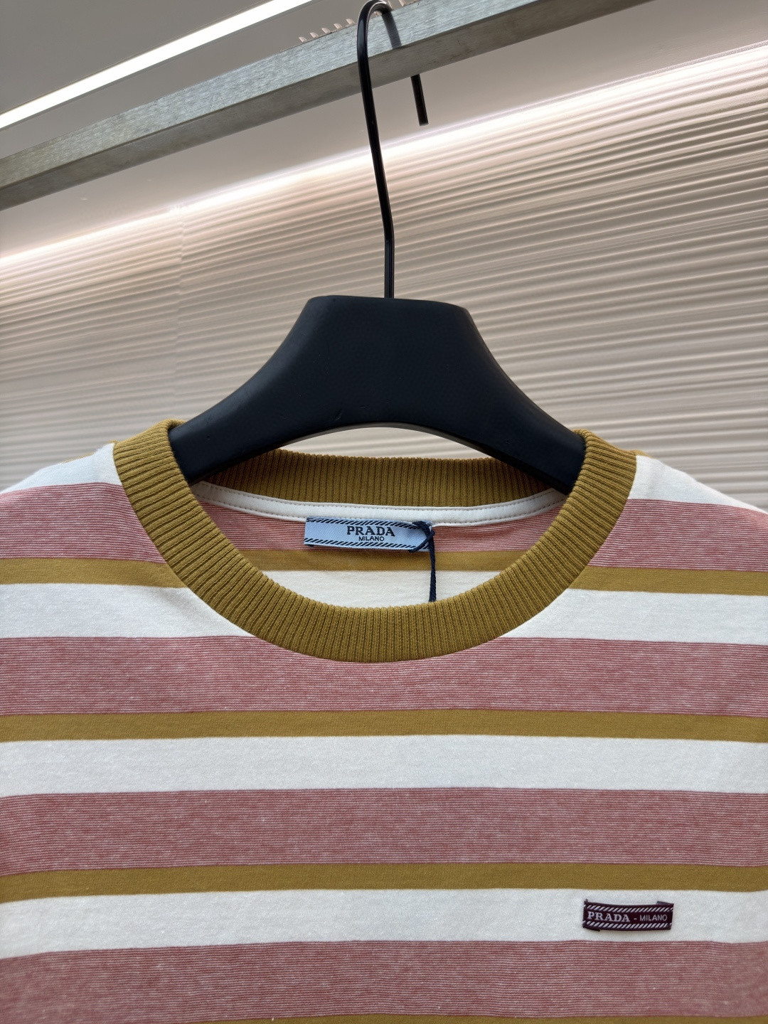 PRADA 普拉达 撞色徽标条纹圆领短袖 T恤 女款 夏季 肉粉色 A0 39662-19AT-F05AD-S-OOO