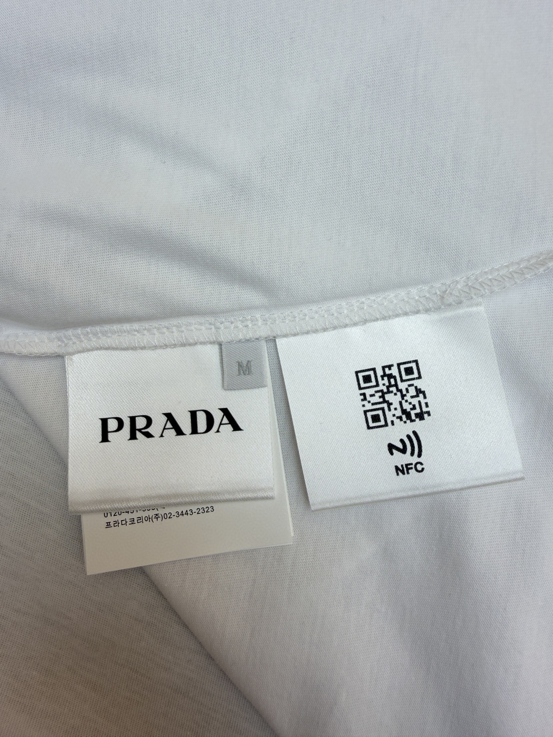 PRADA 普拉达 标志小绣花圆领短袖 T恤 夏季 白色 黑色 A0 