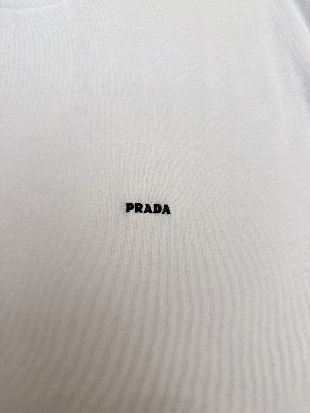PRADA 普拉达 标志小绣花圆领短袖 T恤 夏季 白色 黑色 A0 