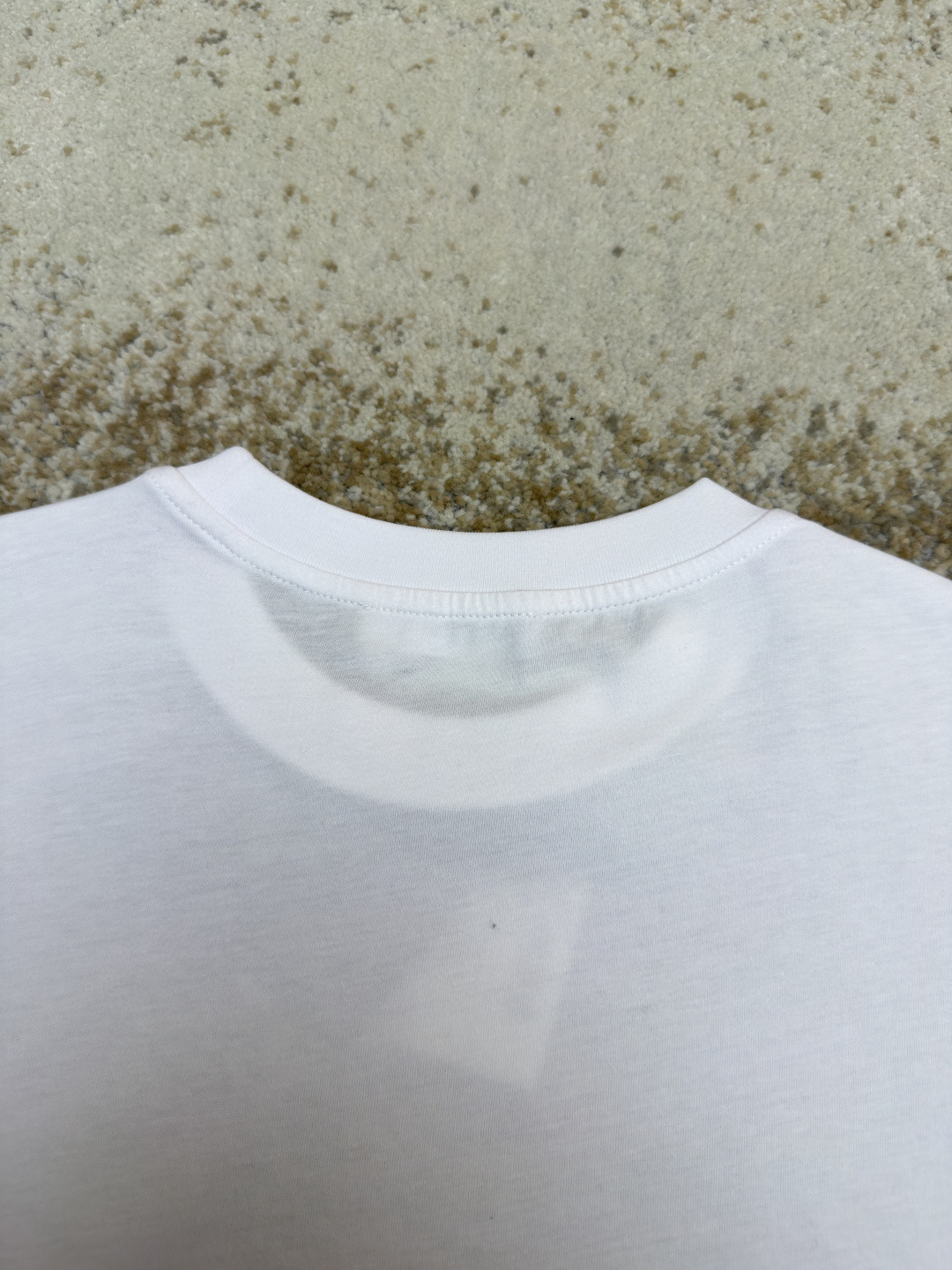 PRADA 普拉达 标志小绣花圆领短袖 T恤 夏季 白色 黑色 A0 